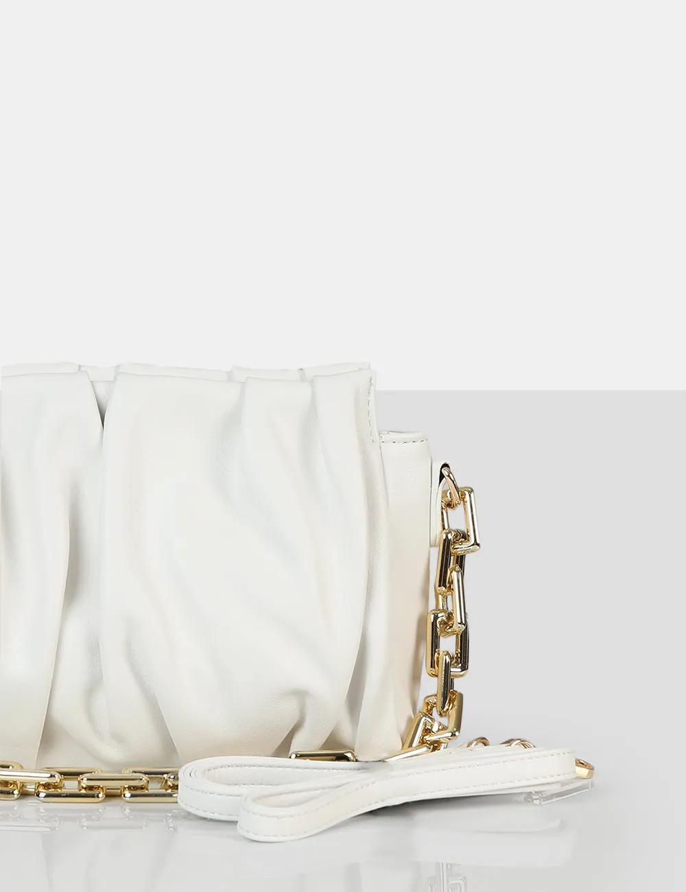 The Effia White Chain Strap Shoulder Bag