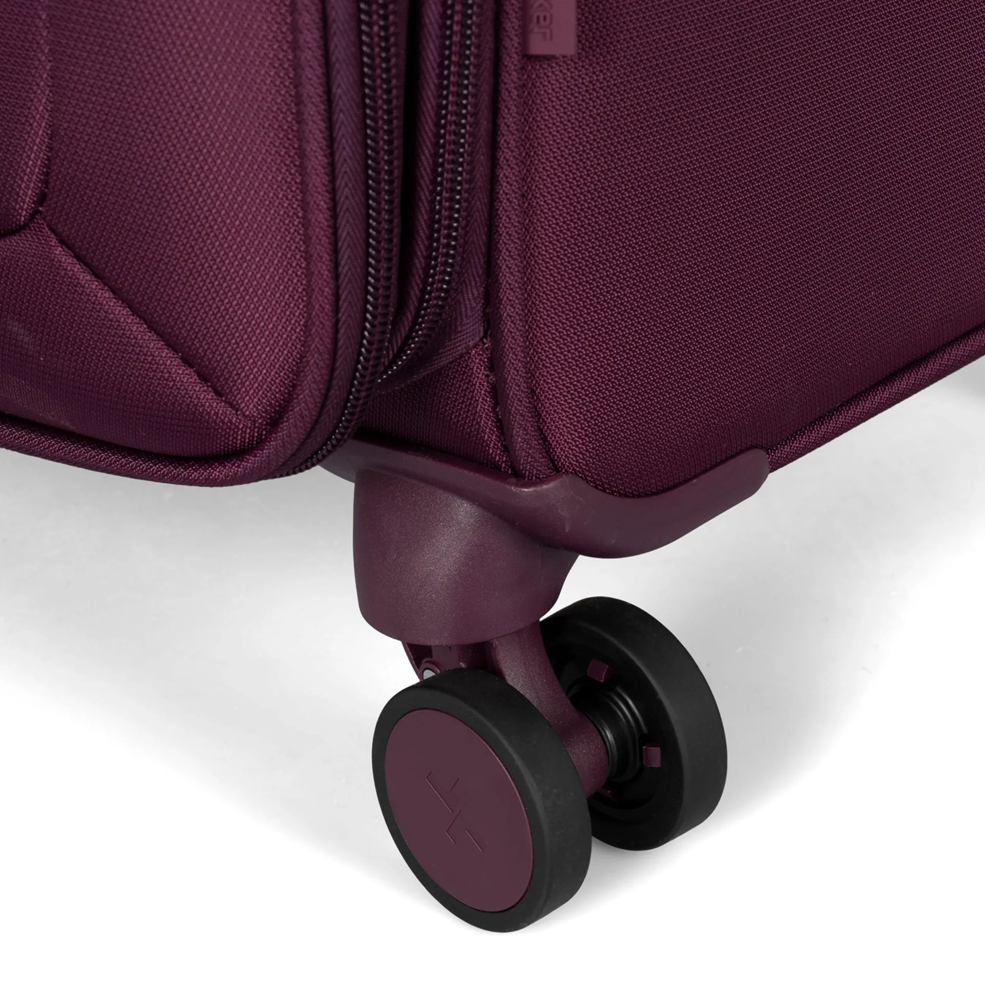 Verona Softside 31" Luggage